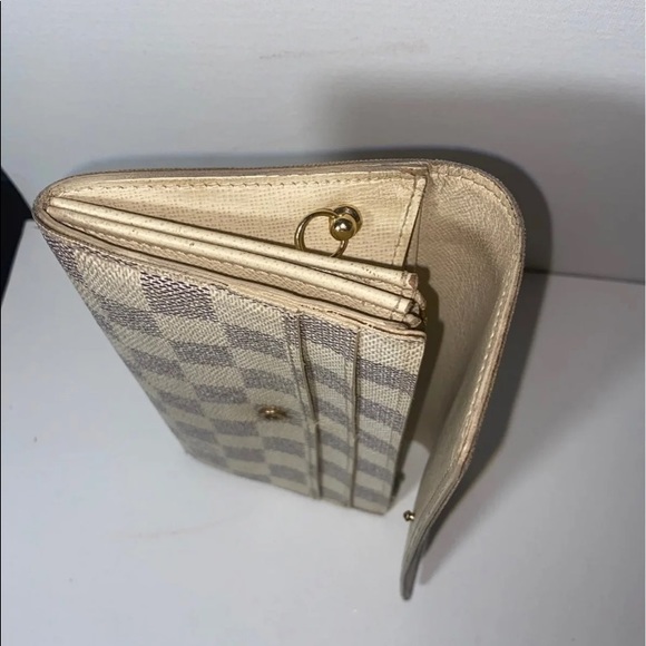 SOLDAuthentic Louis Vuitton Damier Azur Sarah Wallet - Picture 9 of 13